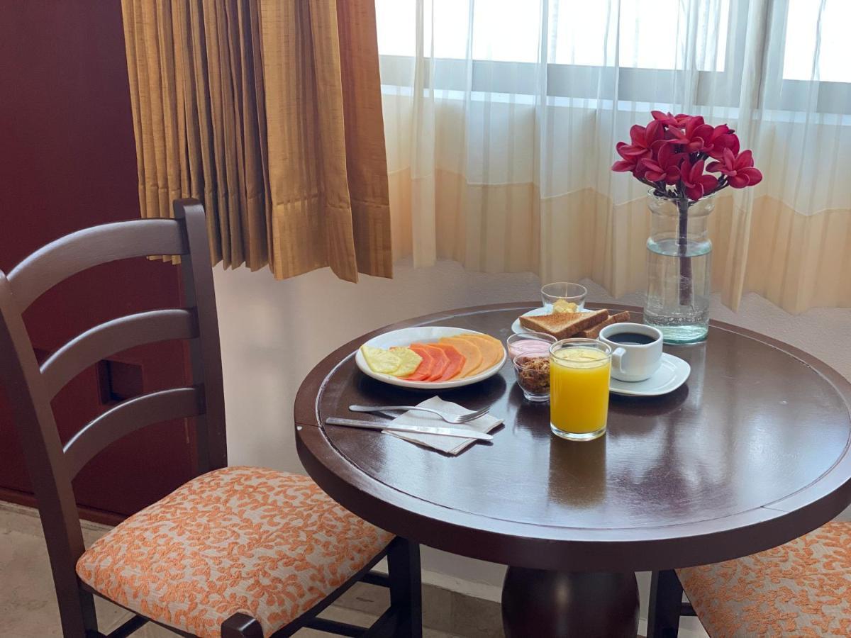 Hotel Las Golondrinas ปลายาเดลการ์เมน ภายนอก รูปภาพ