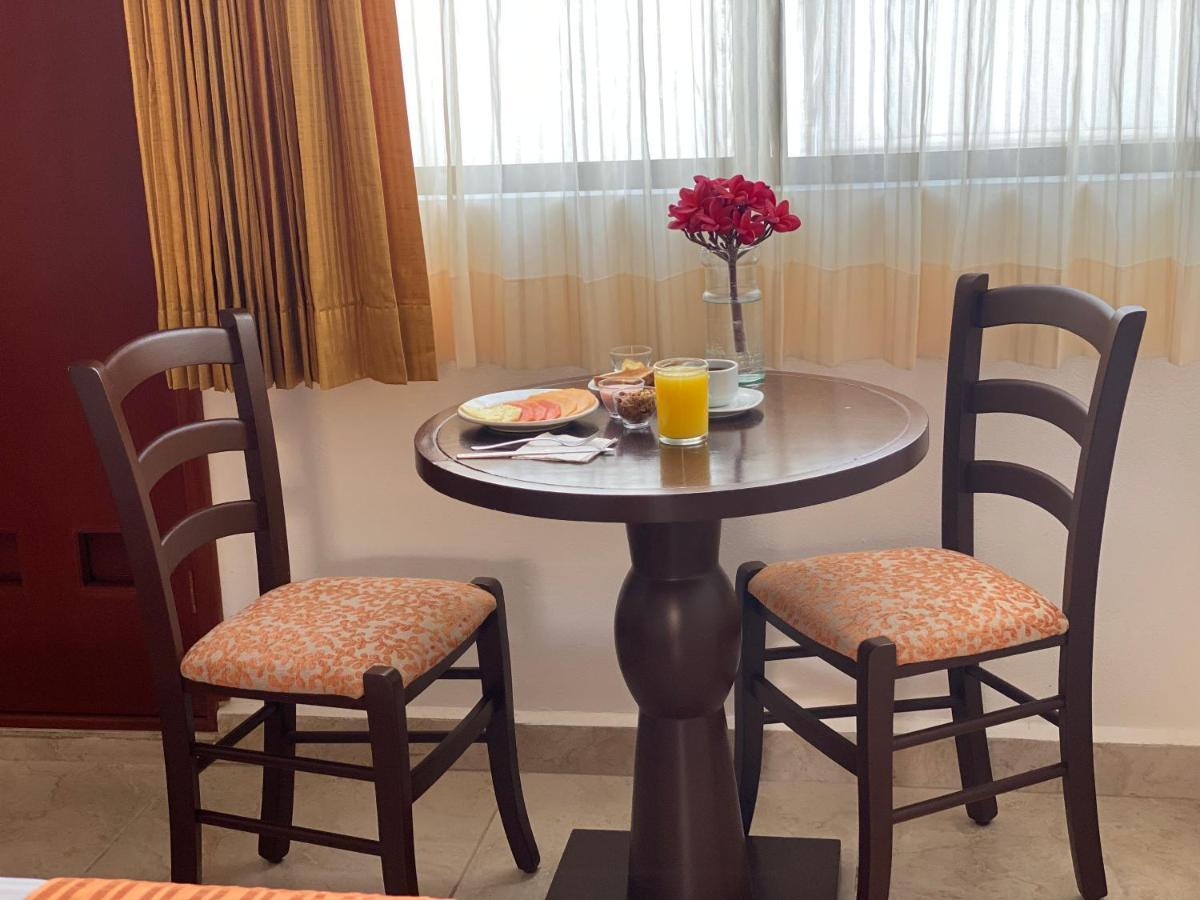 Hotel Las Golondrinas ปลายาเดลการ์เมน ภายนอก รูปภาพ